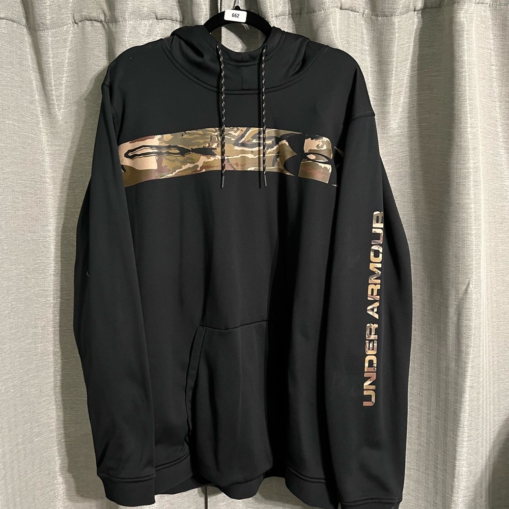 Under Armour Black Hoodie with Camouflage Detail | Men’s 3XL